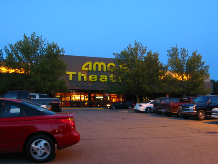 Elmwood Plaza 8 Theatres